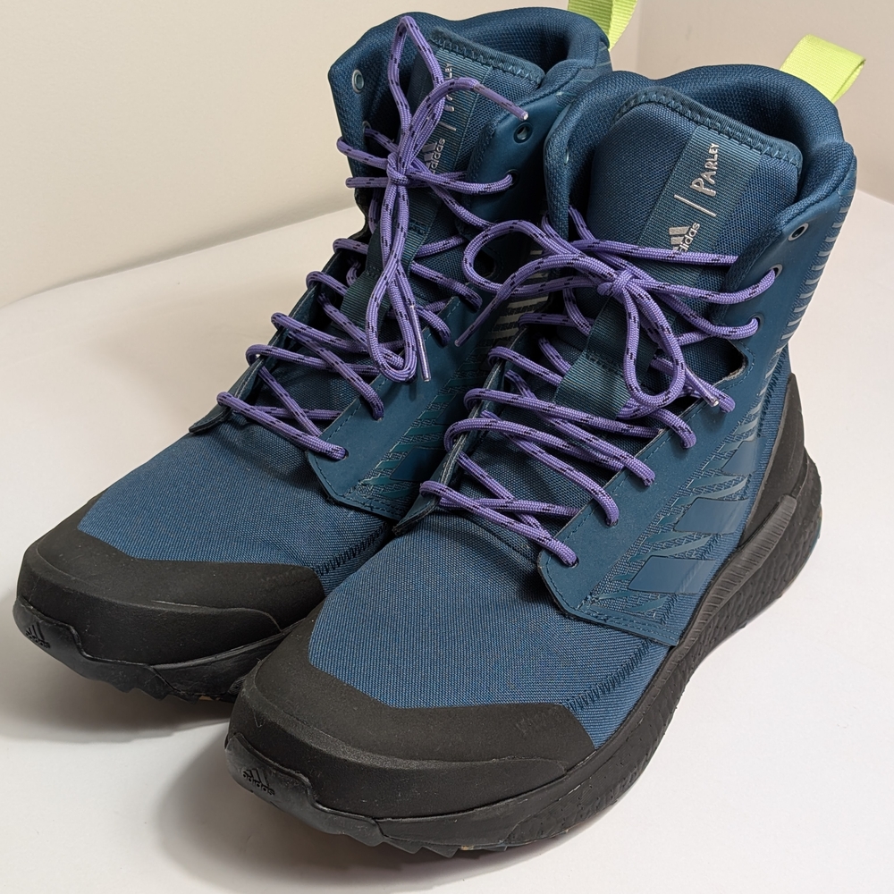 Women's High-Top Outdoor Sneakers in Teal with Purple Laces